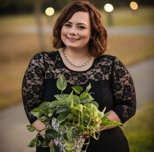 Meet your Posher, Laura